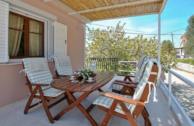La nonna Efrosini.. traditional maisonette above the Myrtos Beach