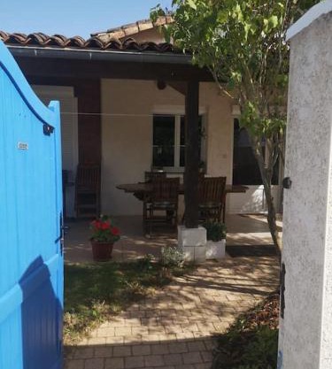 La Porte Bleue
