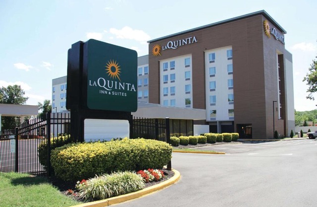 La Quinta Inn & Suites by Wyndham DC Metro Capital Beltway