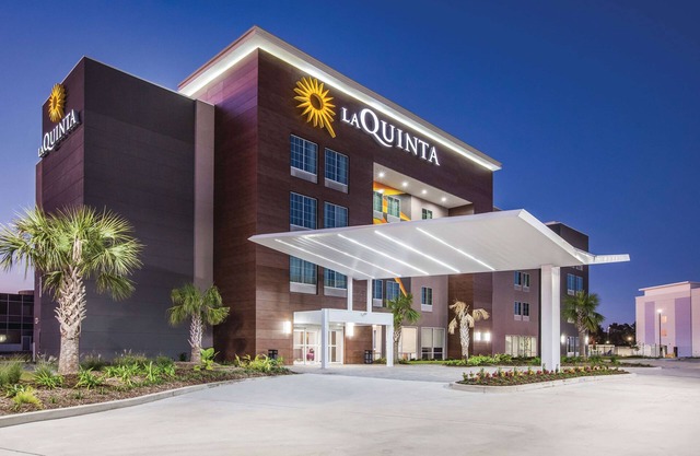 La Quinta Inn & Suites by Wyndham Baton Rouge - Port Allen