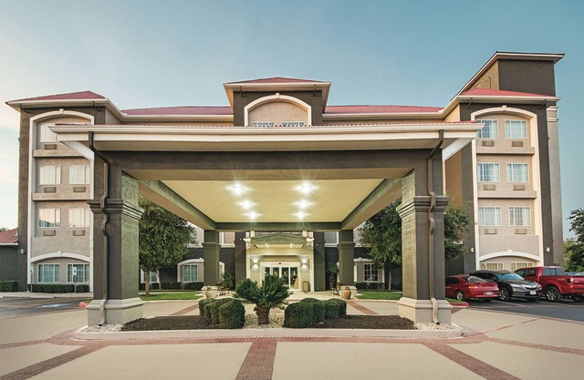 La Quinta Inn & Suites by Wyndham San Antonio Northwest