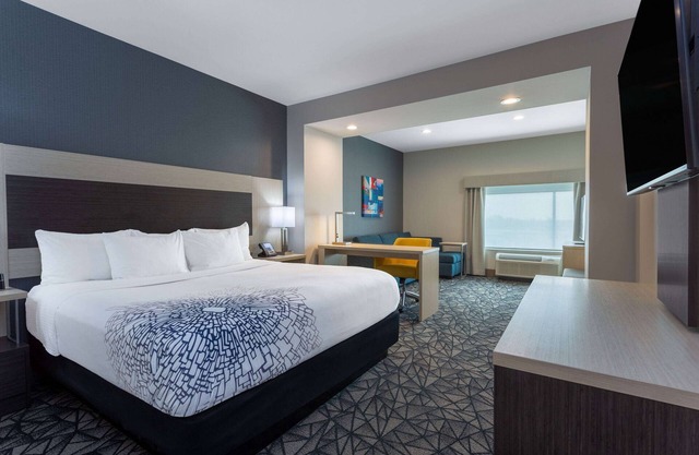 La Quinta Inn & Suites by Wyndham Shorewood