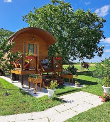 LA ROULOTTE DE FLORETTE avec jacuzzi gratuit