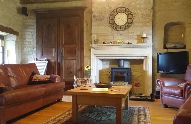 La Vigne - pretty stone and wood house, in the countryside