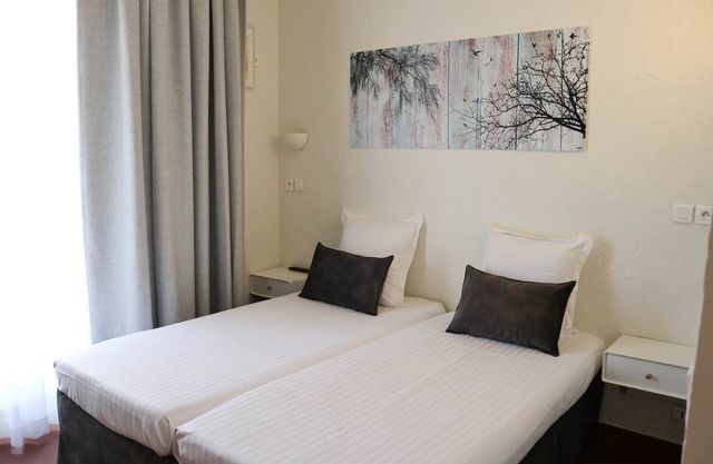 LA Villa Roseraie , Hotel Familial Ouvert Toute L Annee. Animaux Acceptes