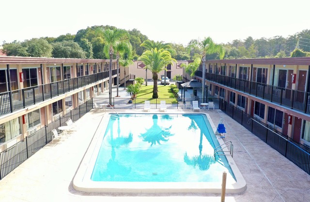 La Vista Inn