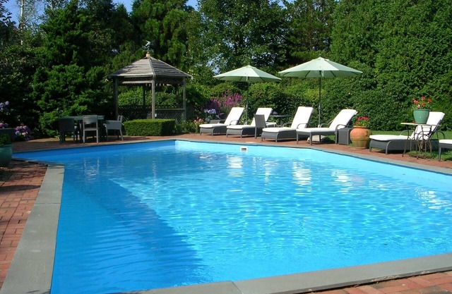 LABOR DAY WEEK Special.Luxury Water Mill S.Mecox Bay/Pool/Dock/Fabulous Gardens
