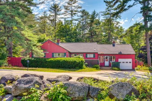 Laconia Resort Home Less Than 2 Mi to Lake Winnipesaukee