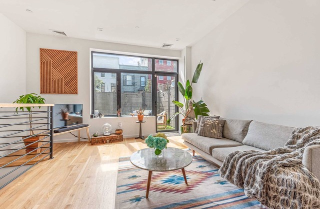 Lafayette by Rove Travel | 1BR Duplex w/Patio