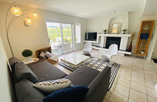 Laguna Beach Villa- Incredible location, steps to beach, park, pubs, restaurants