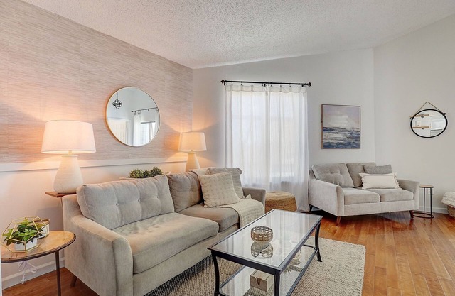Lake Arbor Penthouse Suite🐠Short walk to Arbor Lake, gym, dining and shopping!