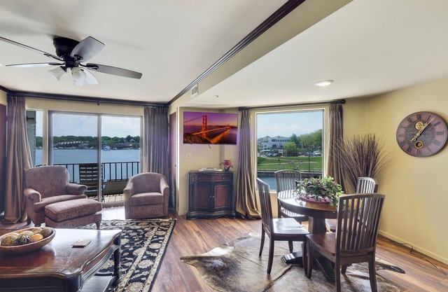 Lake Charlevoix Balcony Suite | Downtown Charlevoix | Pool, Hot Tub, Sauna