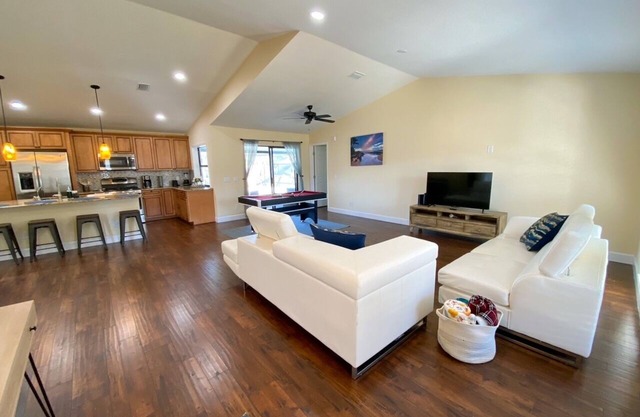 Lake Escape Family Vacation Home W/Pool