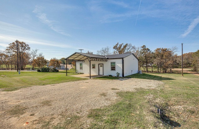 Lake Fork Cabin w/Boat Launch & Fishing Pier