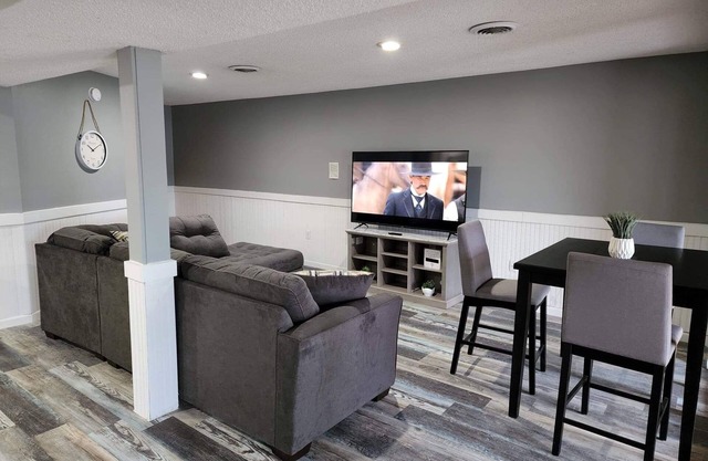 Lake Front 2-bedroom,1 bath ground floor apartment! Dock and Kayaks included!