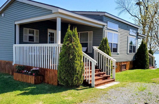 Lake Front Cottage, W-5 Star Golf Course! Very Spacious, Dream Resort!
