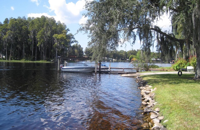 Lake Front Home with Great Fishing, Boating and Golf Nearby