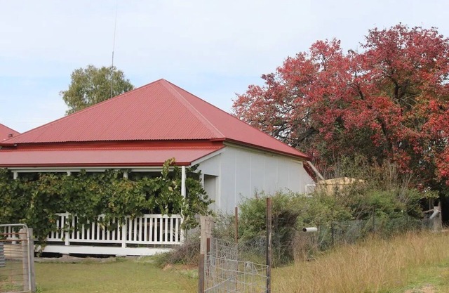 Lake Glenlyon Cottage on Working Farm