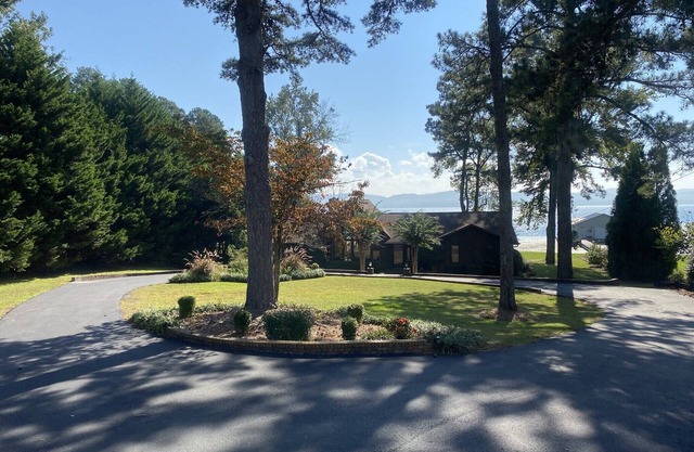 Lake Guntersville beautiful view just off main channel.