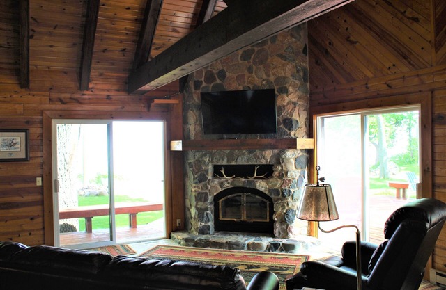 Lake Home/Cabin, 3 Bedrooms + Loft, 2 Bathrooms (Sleeps up to 10)