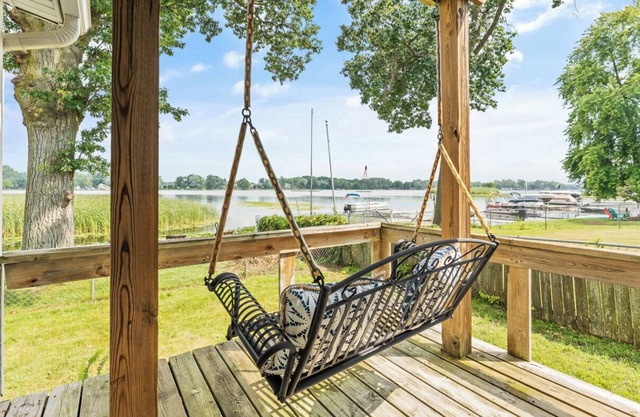 Lake home getaway, relax and fun!