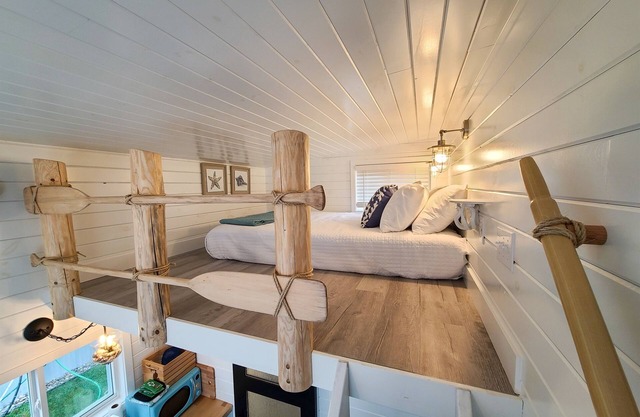 Lake House - Tiny Digs Lakeshore