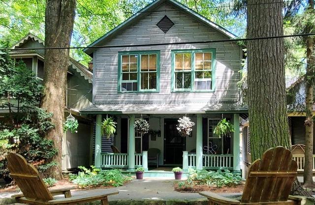 Lake it Easy at Mount Gretna Cottage