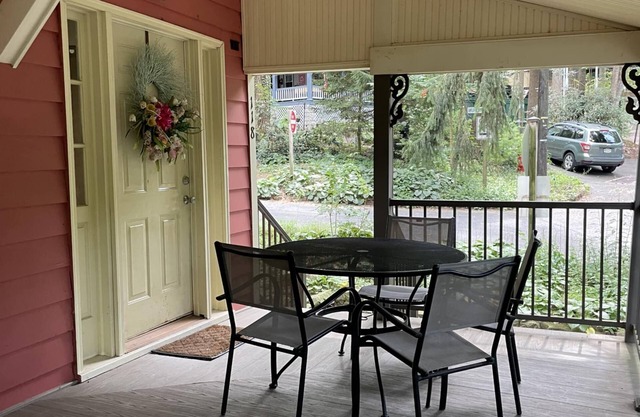 Lake it Easy! Mount Gretna cottage minutes to Lake