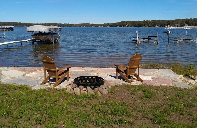 Lake James Angola Indiana weekly rental