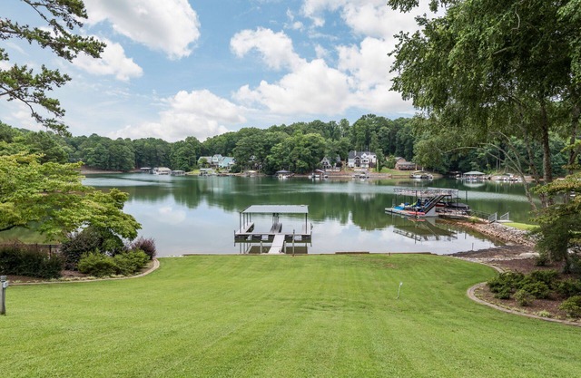 Lake Lanier Dream - Waterfront Escape