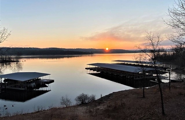 LaKe LiFe Luxury Waterfront w/Incredible View!