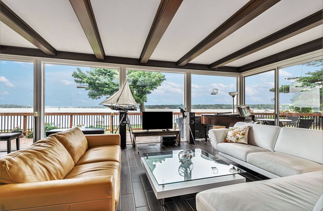 Lake Macatawa, Holland MI Waterfront~Kayaks, Hot Tub, Sauna, Dock, Heated Pool
