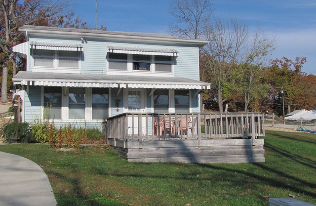 Lake of the Ozarks Getaway - Lakefront Property #16B
