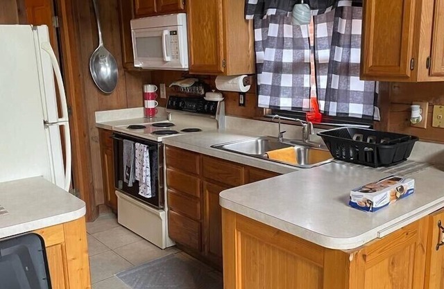 Lake Okeechobee Waterview Cabin with dock!