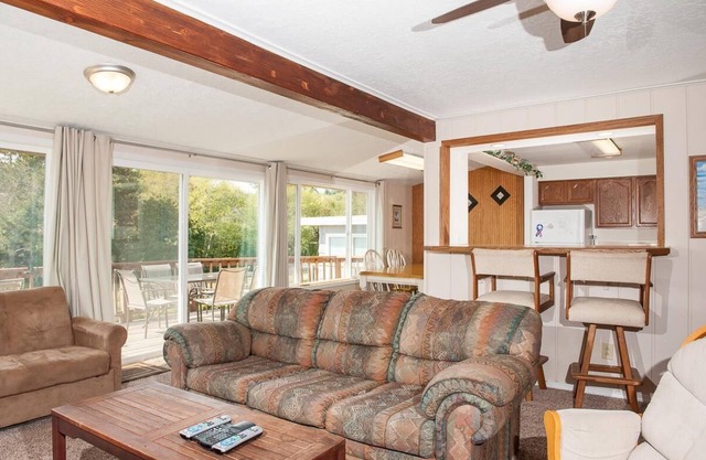 Lake Point Hideaway