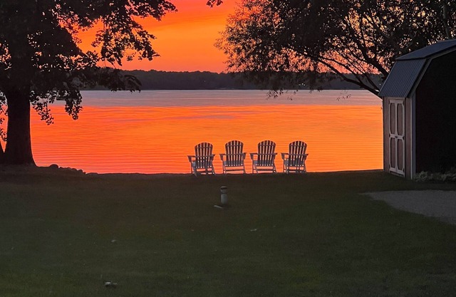 Lake Sallie Cabin Sandy Beach Spectacular Sunsets
