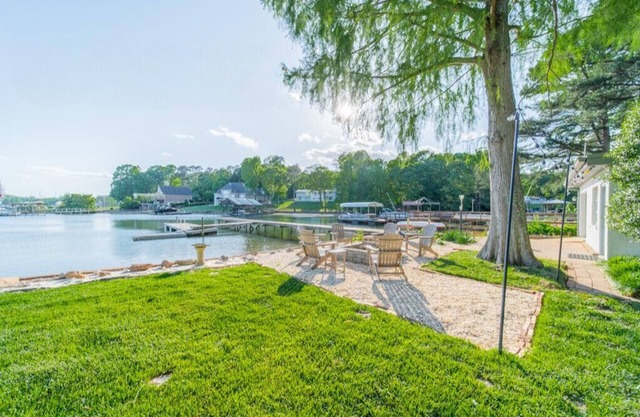 Lake Shore Getaway by SoCharm | Newly renovated w/guest boat house