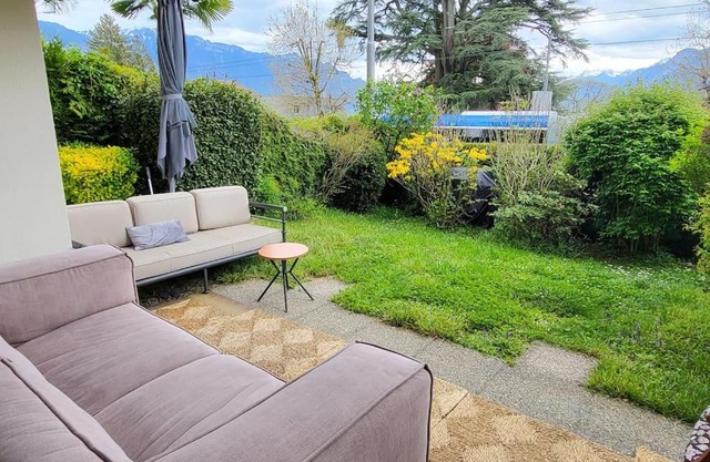 Lake side(5min)/fire place/garden/freeparking/45m2