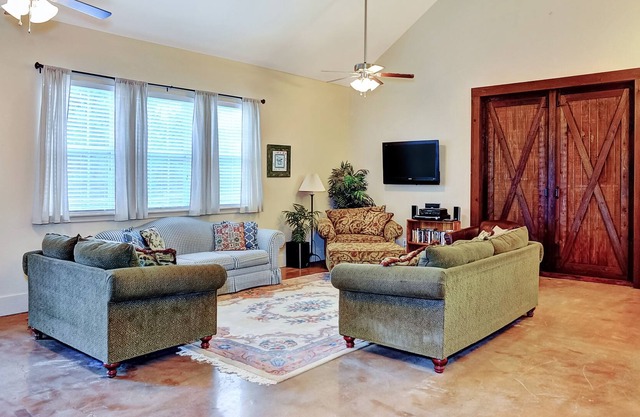 Lake Texoma Family Getaway, GREAT for large groups and kids. "Wonderful Escape!"