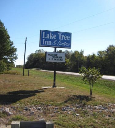 Lake Tree Inn & Suites