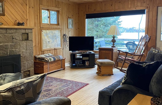 Lake Vermilion Getaway Property Great Location, Space, Beach