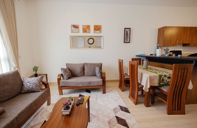 Lake Victoria Front View Apartment