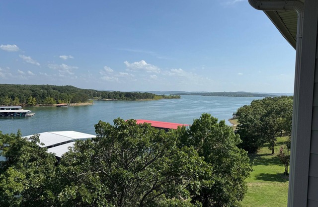 Lake View ~ Elevator Access ~ Free Activity Tickets Included! (CC354)