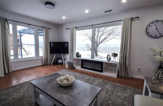 Lake View from Lakefront House: 10 Min to Byng Pool, Beach, & Rock Point Parknnn