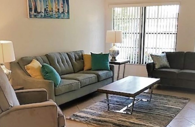 Lake View/Heated Pool/Close to Siesta Key Beaches!