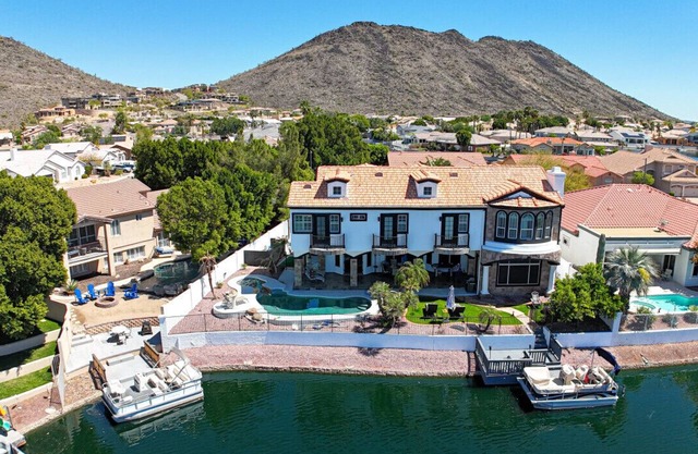 Lake View Luxury Castle Retreat