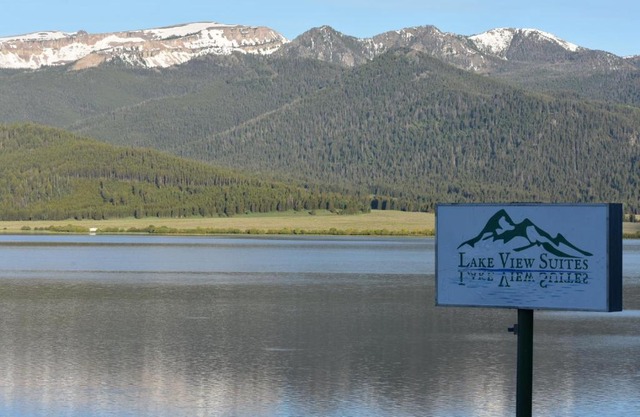 Lake View Suites