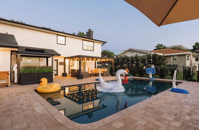 Lake-Walk2LEGOLAND-Heated SaltWtr Pool-Putting Green-Beach-Fire Pit-Dock-Sunsets