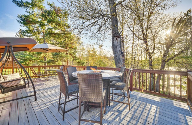 Lakefront Cabin w/Dock, Fire Pits in Danbury!