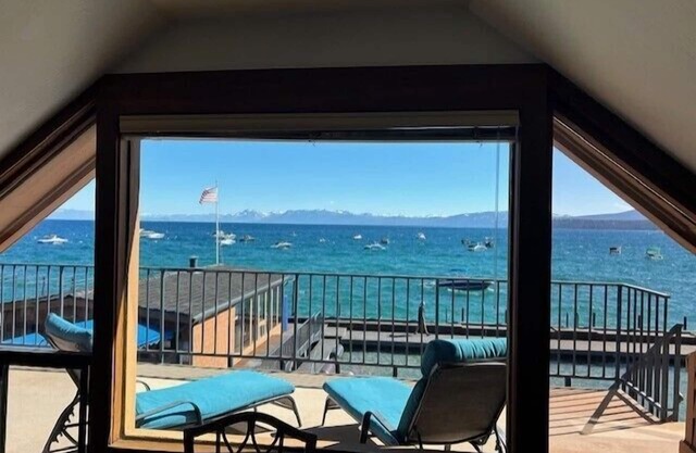 Lakefront condo #4, 1 bedroom/1.5 bath, Excellent views!
